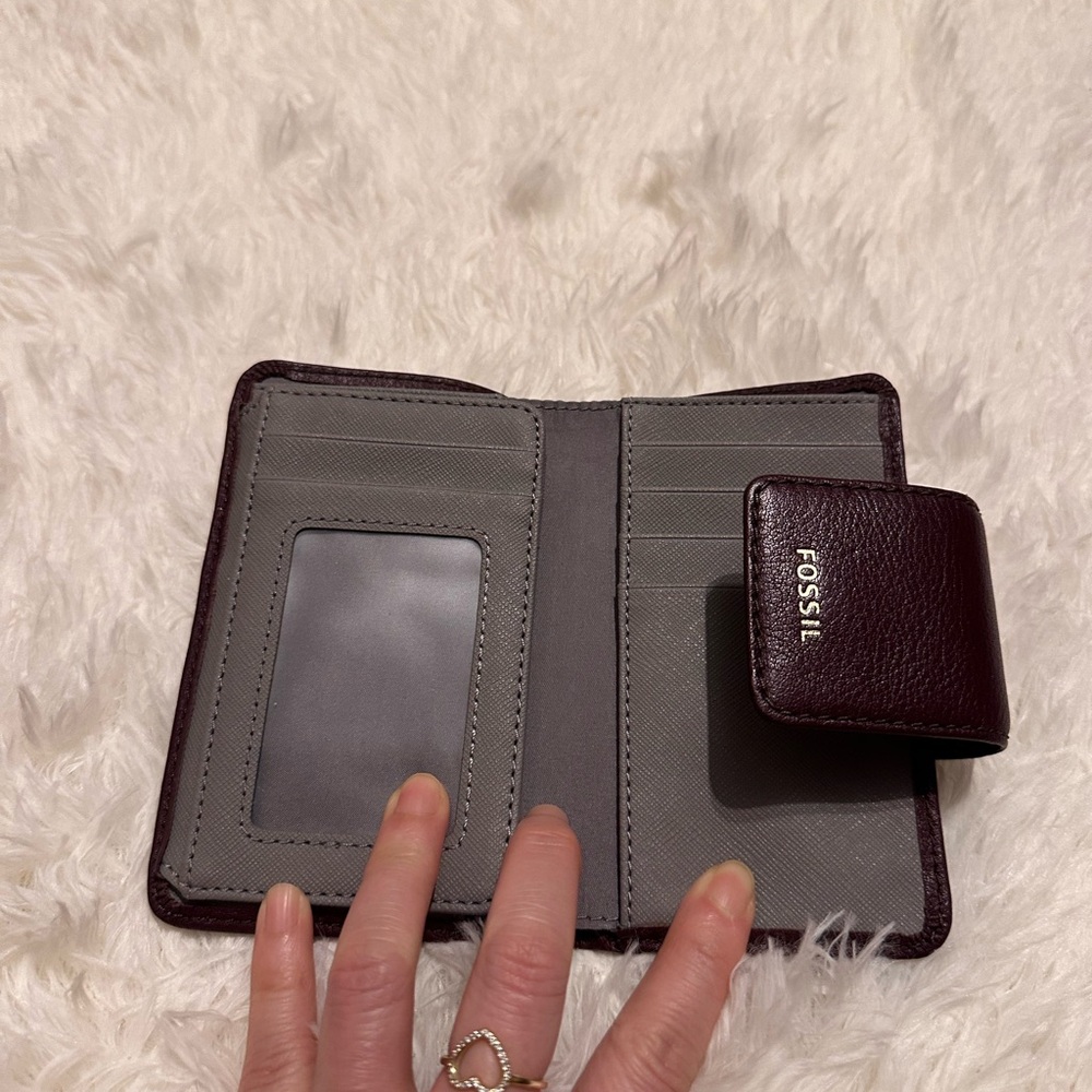 Fossil Dark Burgundy Leather Wallet - Picture 3 of 5